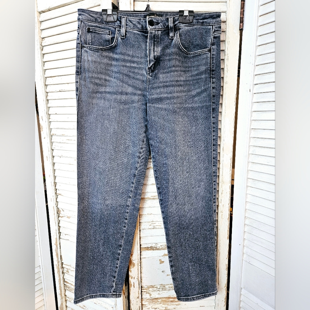 Massimo Dutti mid rise cigarette leg cropped jeans size 8